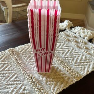 Popcorn containers